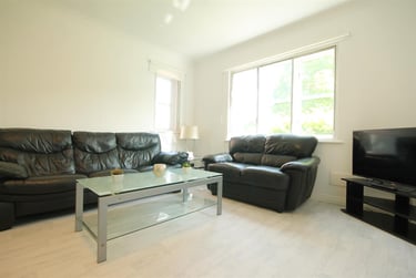 3 bed flat, Sloane Court, Sandyford, Newcastle, NE24PF - Image 2
